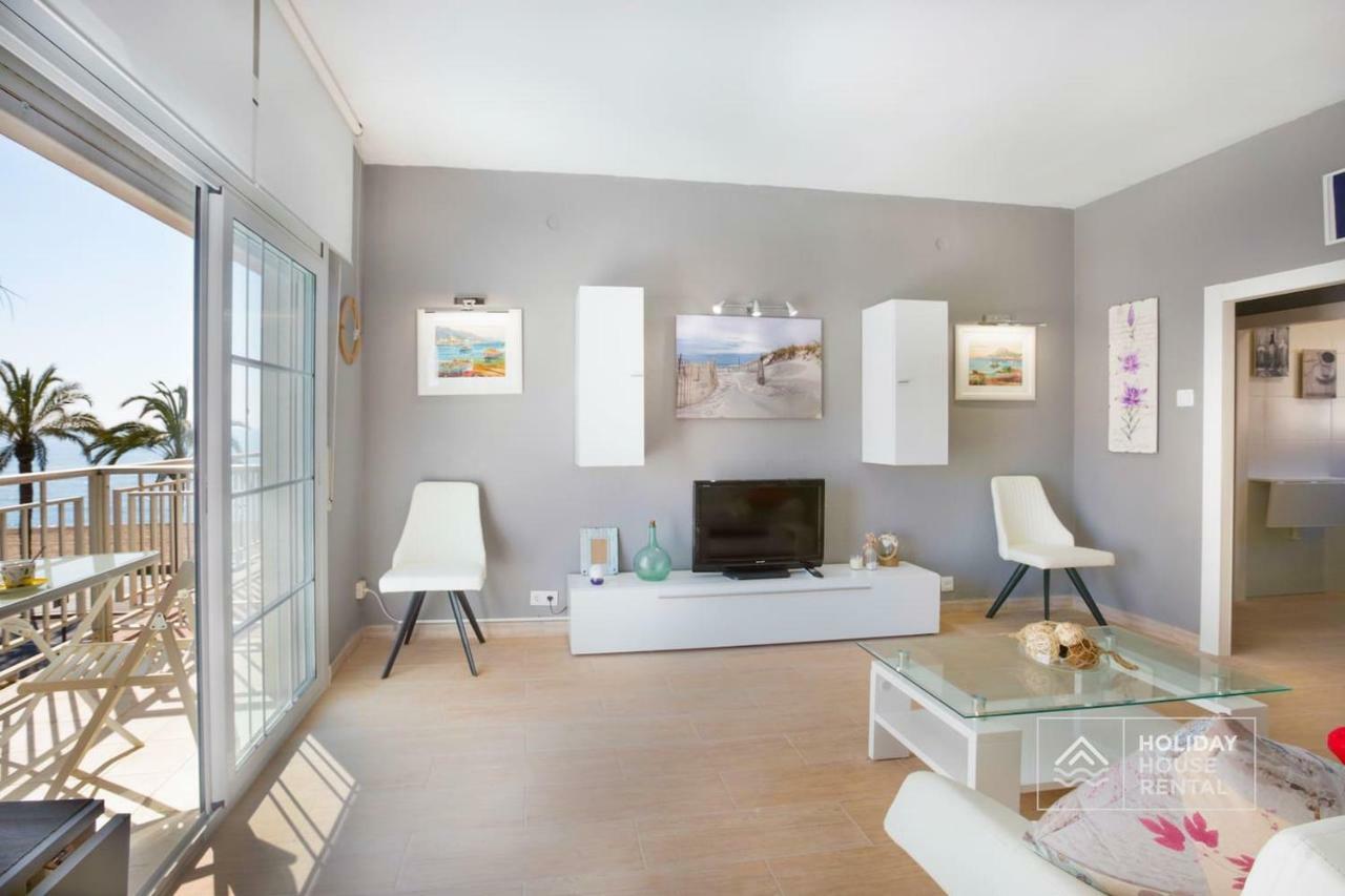 S12 - Beach Front Apartment --Free Wifi- サロウ エクステリア 写真